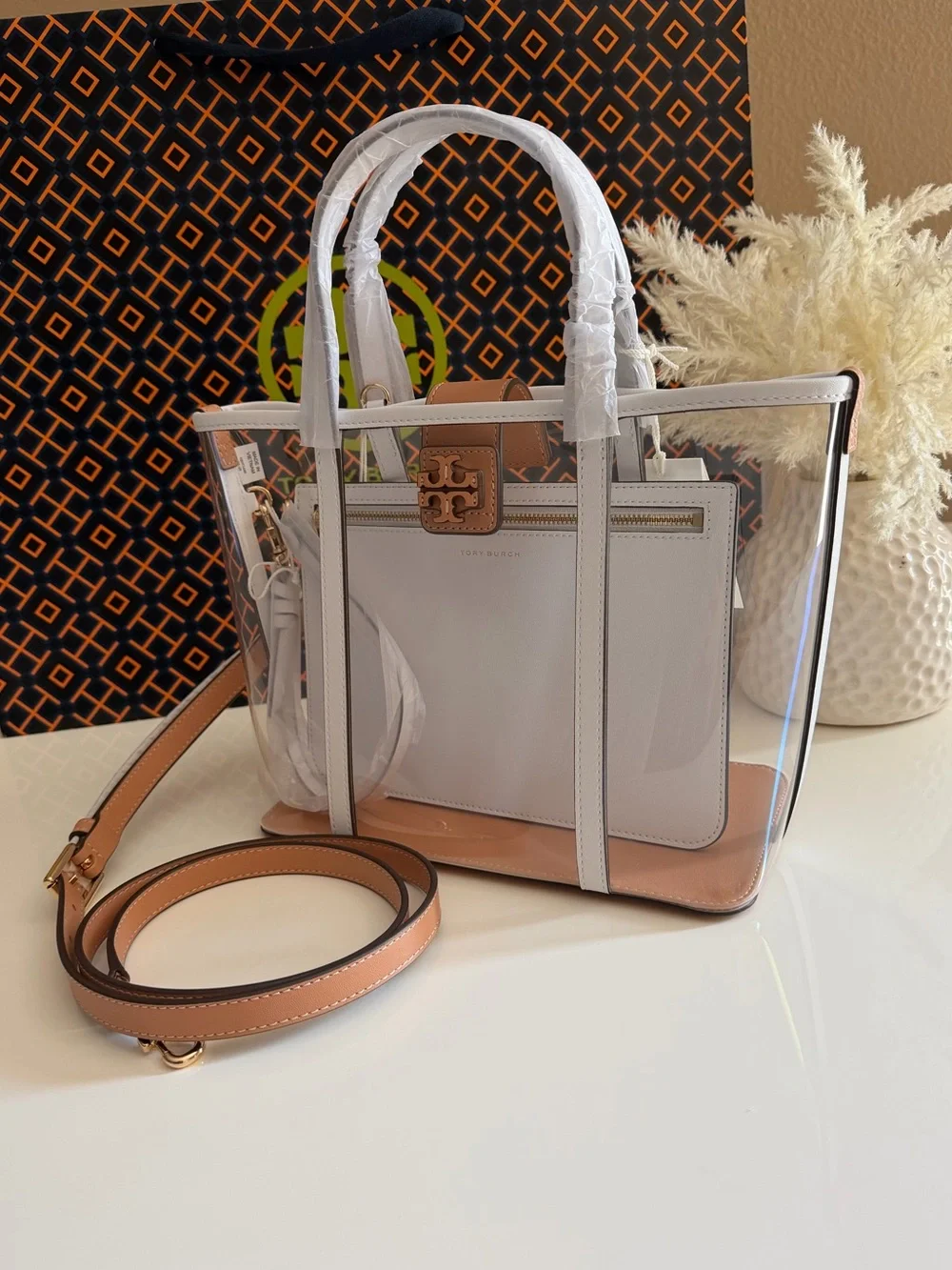 NWT , BLAKE CLEAR SMALL TOTE 156485 CLEAR / OPTIC WHITE